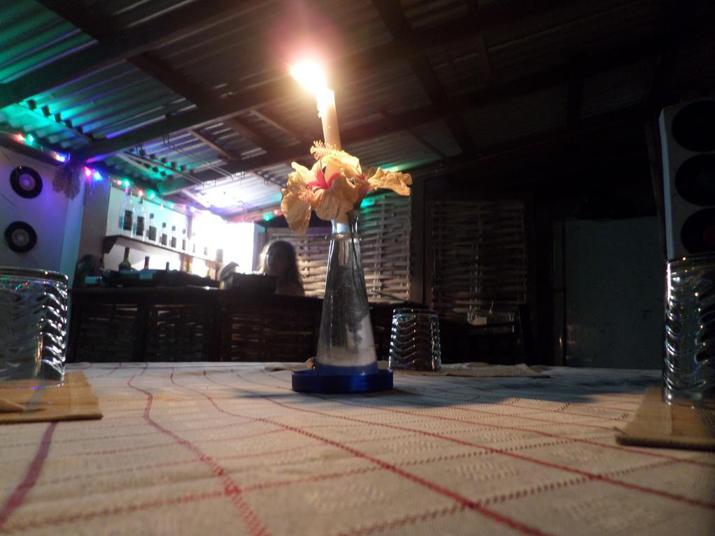 פורט אנטוניו La Familia Guest House And Natural Farm מראה חיצוני תמונה