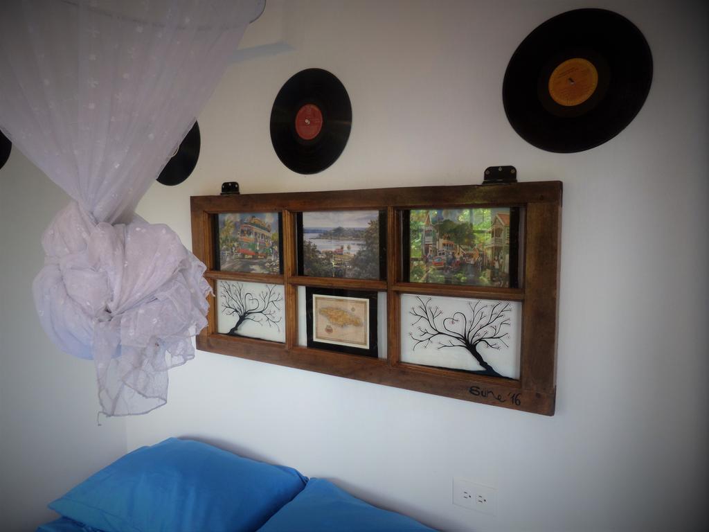 פורט אנטוניו La Familia Guest House And Natural Farm מראה חיצוני תמונה