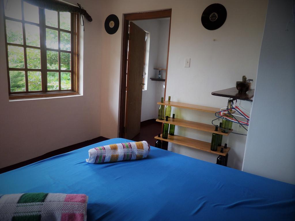 פורט אנטוניו La Familia Guest House And Natural Farm מראה חיצוני תמונה